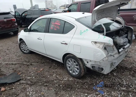 2016 Nissan Versa 1.6 S/1.6 S+/1.6 Sl/1.6 Sv z USA, uszkodzony, nr VIN 3N1CN7AP2GL846021